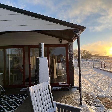 Deerfin Rentals Private Chalet With Hot Tub Ballymena Esterno foto
