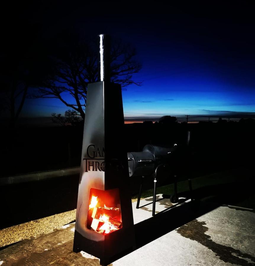 Deerfin Rentals Private Chalet With Hot Tub Ballymena Esterno foto